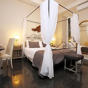 Amica 2*, Roma Italia